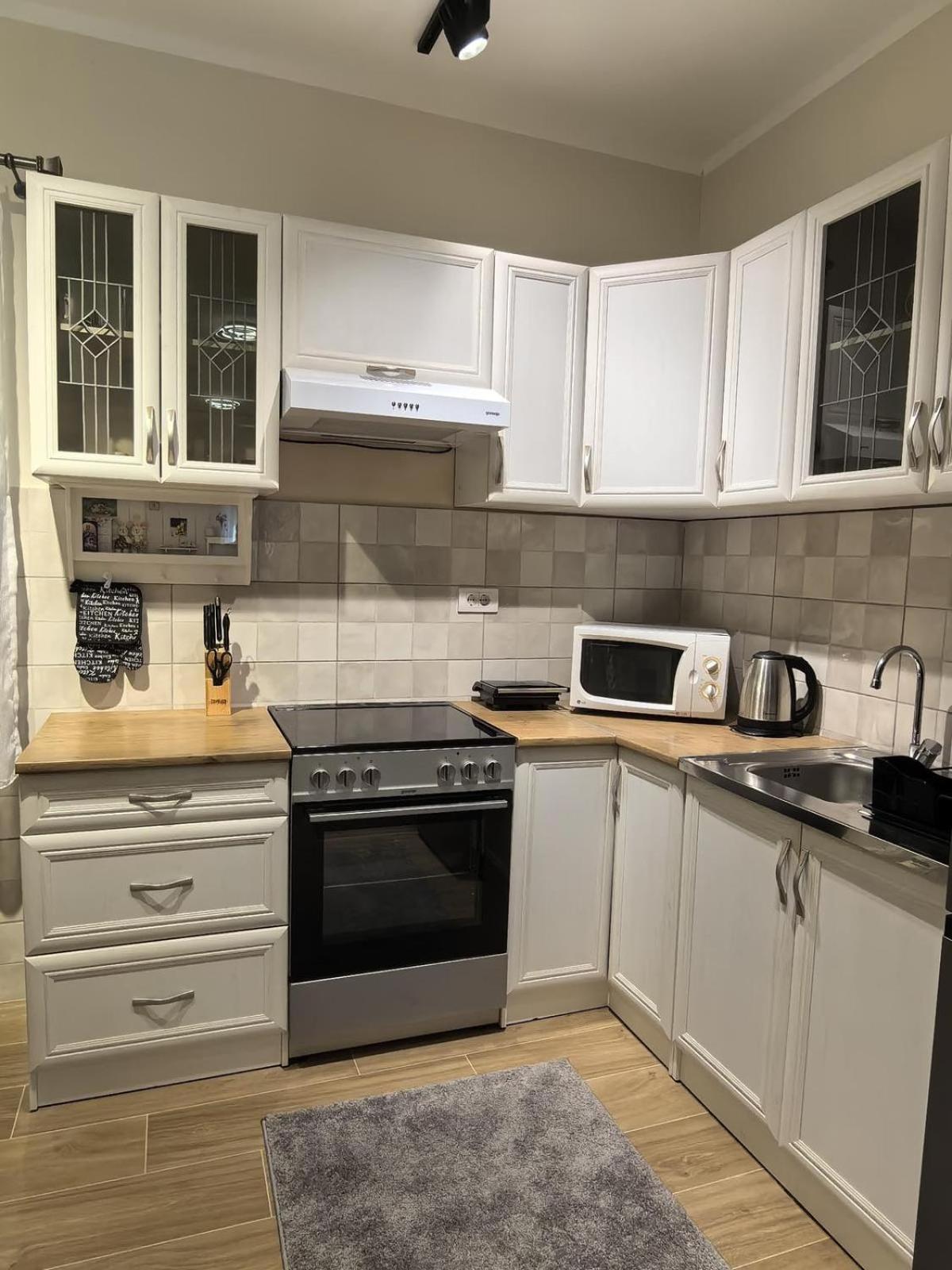 Sunny Hill - Parking - Fenced Garden - Luxury Loft *