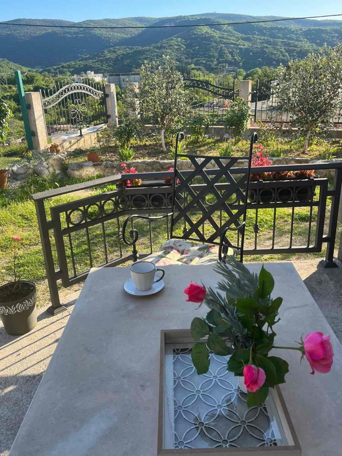 Sunny Hill - Parking - Fenced Garden - Luxury Loft * Котор